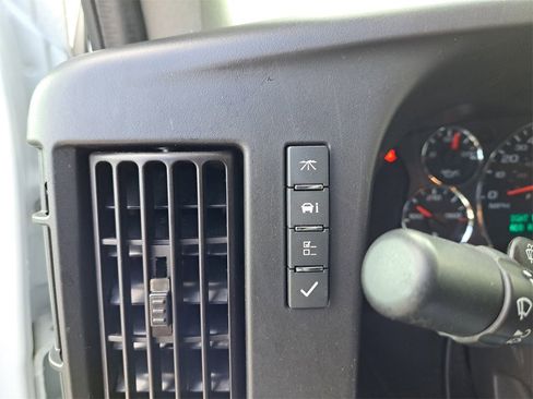 Used 2024 Chevrolet Express 2500 Work Van w/ Driver Convenience Package image 18