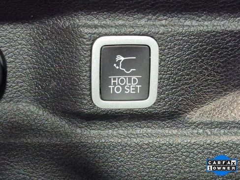 Used 2024 Jeep Grand Cherokee L Limited w/ Black Appearance Package image 28