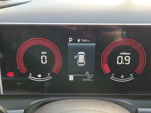 Certified 2025 Hyundai Tucson SE image 9