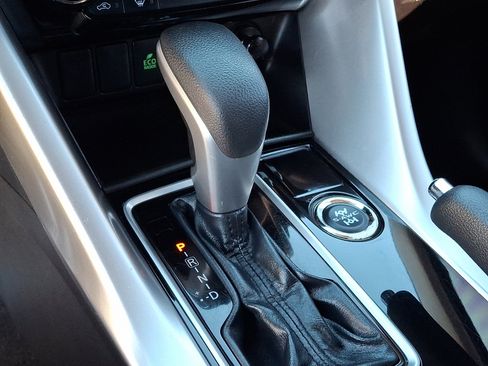 Used 2018 Mitsubishi Eclipse Cross LE image 17