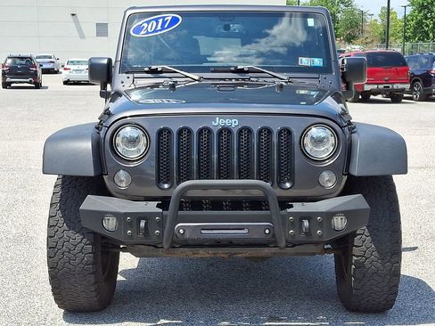 Used 2018 Jeep Wrangler Unlimited Rubicon w/ Connectivity Group AWD/4WD image 4