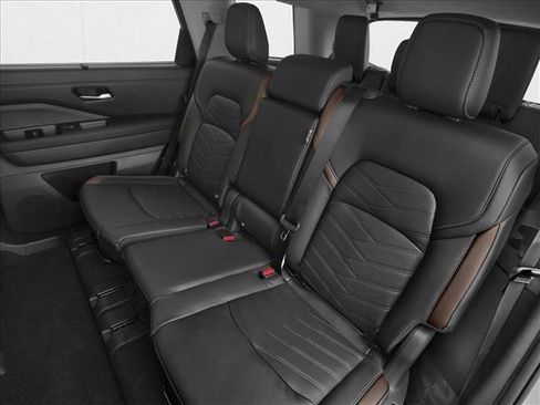 New 2025 Nissan Pathfinder Platinum image 9