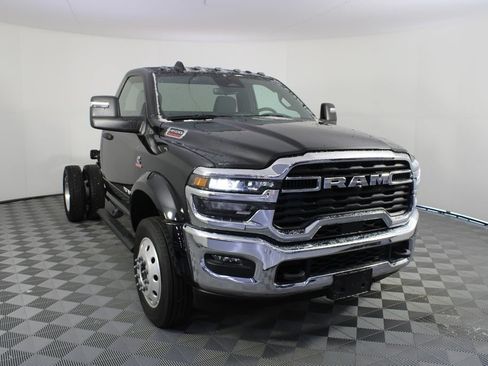 Used 2025 RAM 4500 4x4 Regular Cab DRW image 22