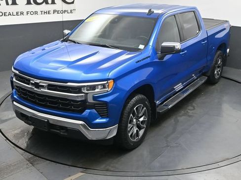 Used 2023 Chevrolet Silverado 1500 LT AWD/4WD image 43