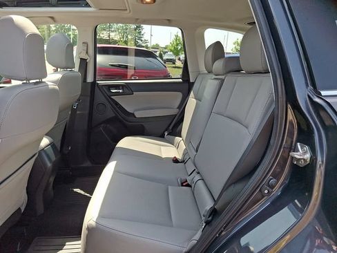 Used 2016 Subaru Forester 2.5i Limited AWD/4WD image 9