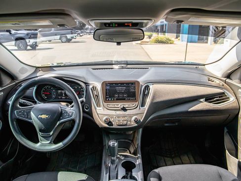 Used 2019 Chevrolet Malibu LT FWD image 10