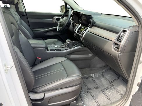 Certified 2023 Kia Sorento S w/ Panoramic Sunroof Package AWD/4WD image 9