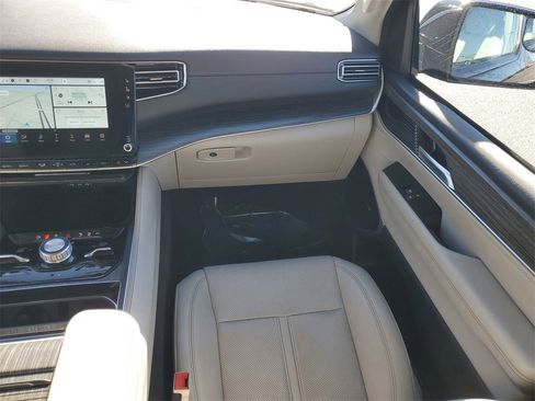 Used 2023 Jeep Wagoneer Series III w/ Preferred Equipment Group image 28