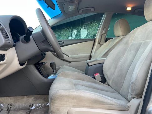 Used 2010 Nissan Altima 2.5 S w/ Convenience Pkg FWD image 11