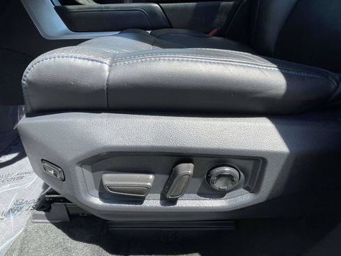 Used 2025 Toyota Tundra Platinum AWD/4WD image 17