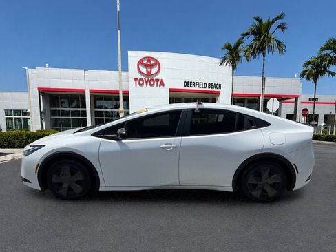 Certified 2024 Toyota Prius LE FWD image 4