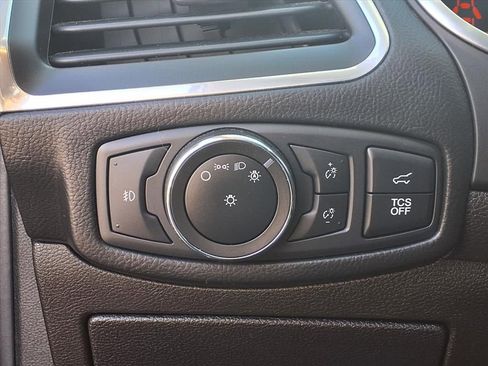 Used 2021 Ford Edge Titanium image 11