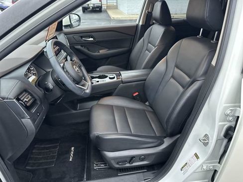 Certified 2022 Nissan Rogue SV w/ SV Premium Package image 12