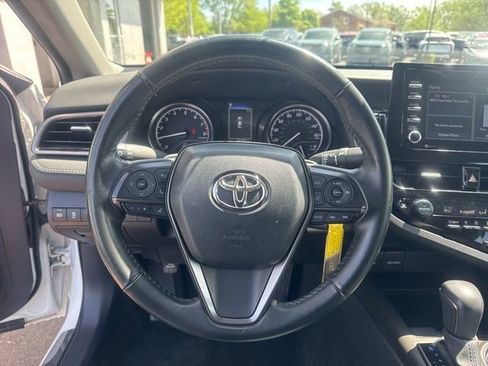 Used 2024 Toyota Camry SE FWD image 11