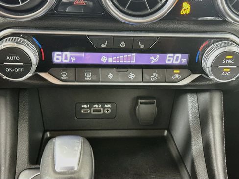 Used 2020 Nissan Sentra SR w/ Premium Package FWD image 23