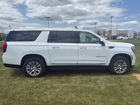 Used 2025 GMC Yukon XL Denali AWD/4WD image 20