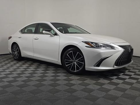 Used 2024 Lexus ES 350 w/ Premium Package FWD image 9