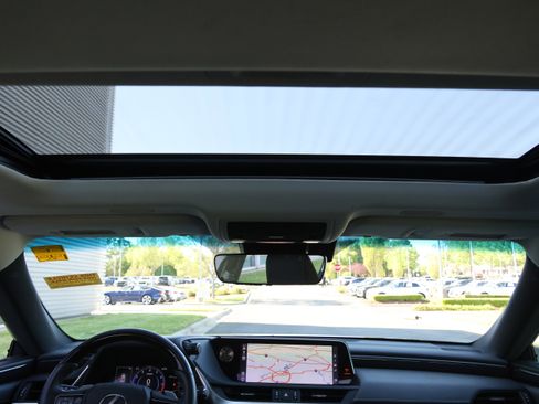 Used 2019 Lexus ES 350 Luxury w/ Premium Package image 29