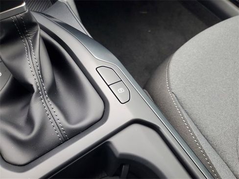 New 2025 Kia K4 LXS image 24