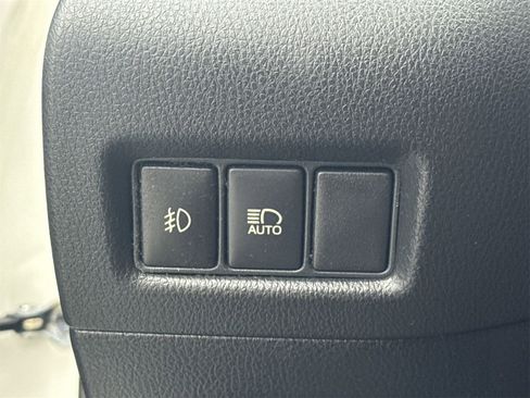 Used 2018 Toyota C-HR XLE image 31