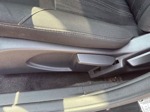 Used 2018 Ford Focus SE FWD image 5