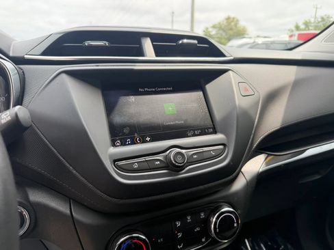 Used 2022 Chevrolet TrailBlazer LT FWD image 23