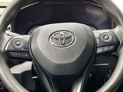 Used 2021 Toyota RAV4 LE AWD/4WD image 12