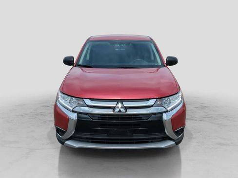 Used 2018 Mitsubishi Outlander ES AWD/4WD image 2