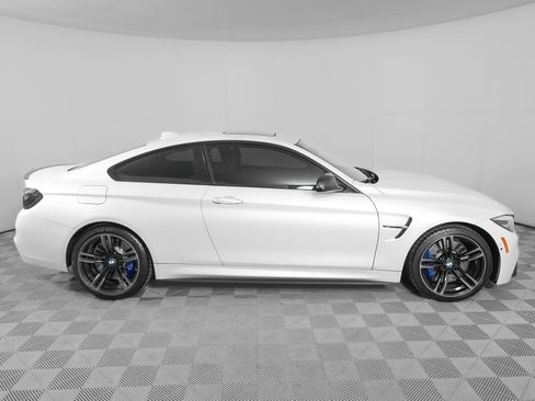 Used 2018 BMW M4 Coupe RWD image 3