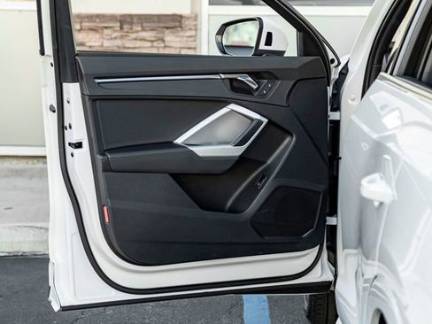 Used 2020 Audi Q3 2.0T Premium w/ Convenience Package image 13