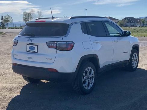 Used 2025 Jeep Compass Latitude AWD/4WD image 8