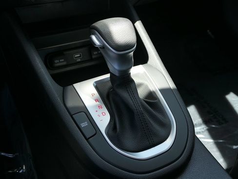 Used 2023 Kia Forte LXS w/ LXS Technology Package FWD image 21