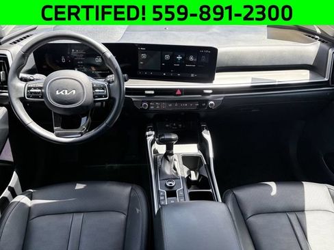 Certified 2025 Kia Sorento EX w/ Panoramic Sunroof Package FWD image 9