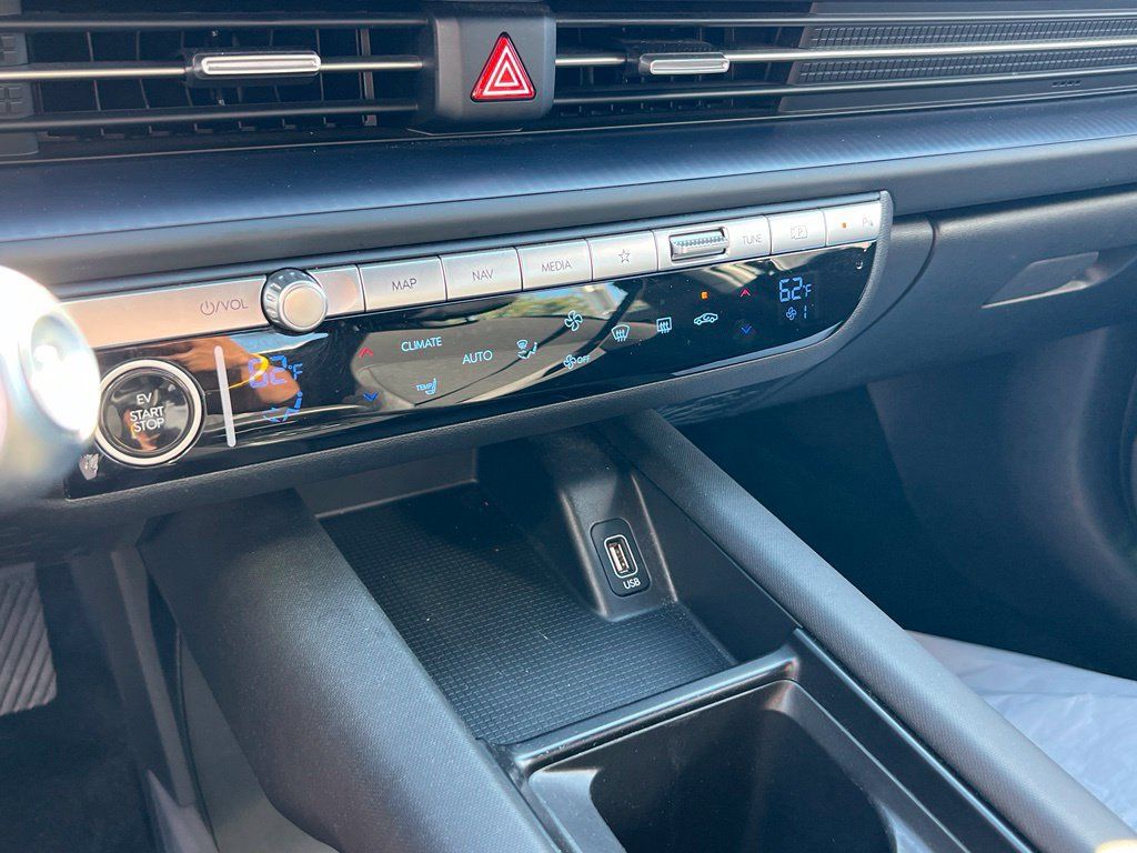 Used 2024 Hyundai Ioniq 6 SEL RWD image 23