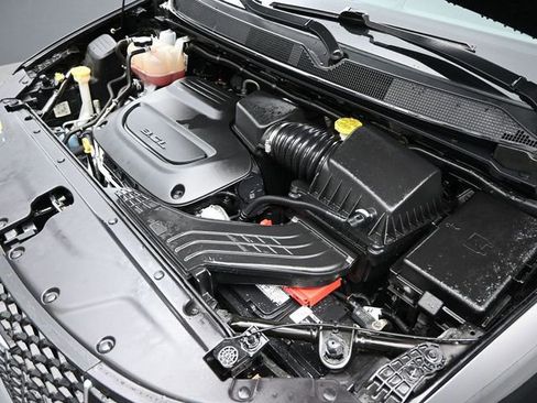 Used 2024 Chrysler Pacifica Touring-L FWD image 41
