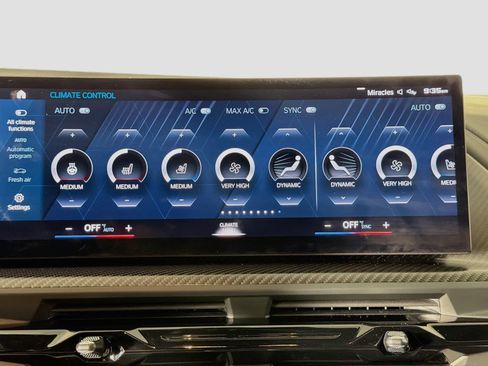 Used 2023 BMW XM AWD/4WD image 16