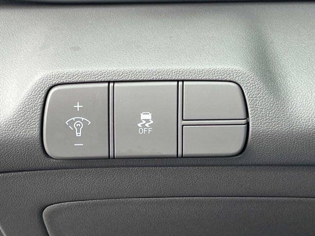 Used 2025 Hyundai Elantra Sport FWD image 25