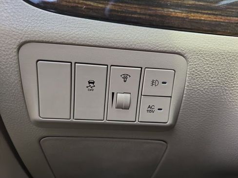Used 2011 Hyundai Santa Fe Limited FWD image 10