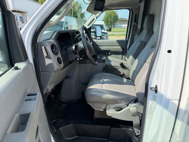 Used 2017 Ford E-450 and Econoline 450 Super Duty w/ Power Windows & Locks Group RWD image 18