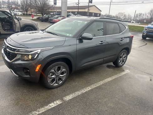 Certified 2024 Kia Seltos S image 3