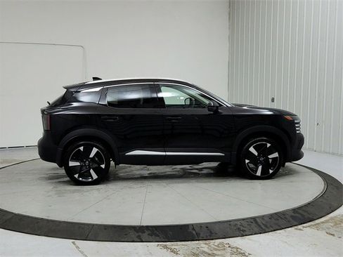 New 2025 Nissan Kicks SR image 8