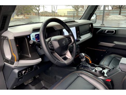 Used 2023 Ford Bronco Badlands AWD/4WD image 16