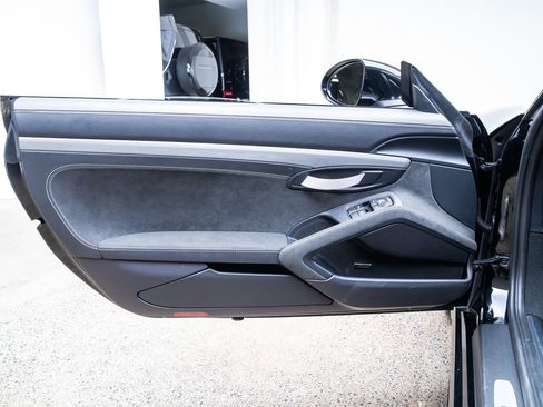 Used 2022 Porsche 718 Cayman GT4 RWD image 14