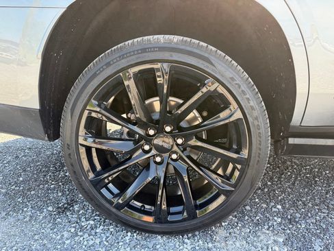 Used 2025 GMC Yukon Denali Ultimate AWD/4WD image 24