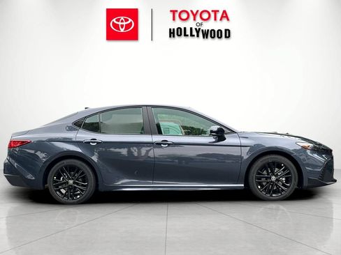 New 2026 Toyota Camry SE FWD image 3