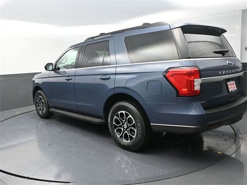Used 2022 Ford Expedition XLT image 5