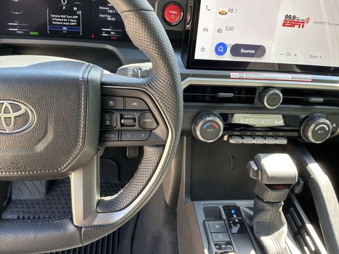 Used 2024 Toyota Tacoma TRD Off-Road AWD/4WD image 20