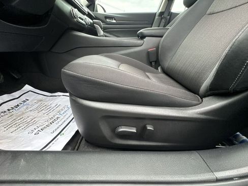 Used 2025 Nissan Altima 2.5 SV image 12