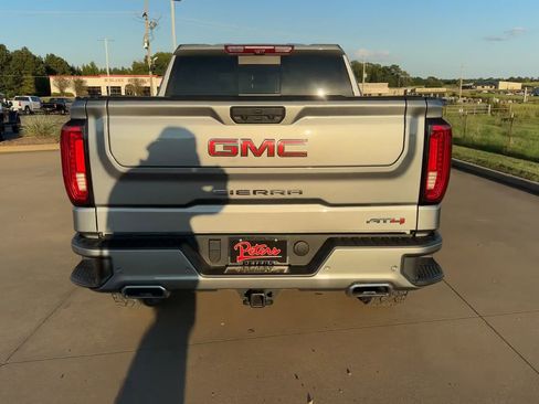 Used 2024 GMC Sierra 1500 AT4 w/ Technology Package image 8