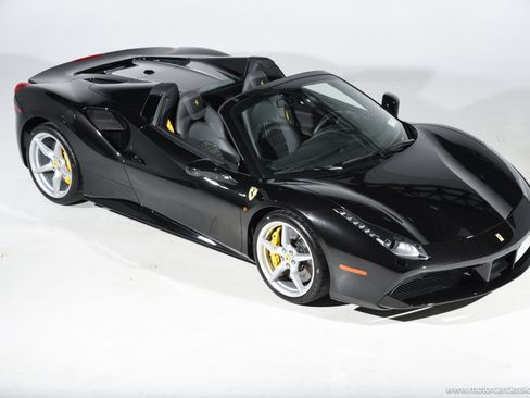 Used 2016 Ferrari 488 Spider RWD image 10
